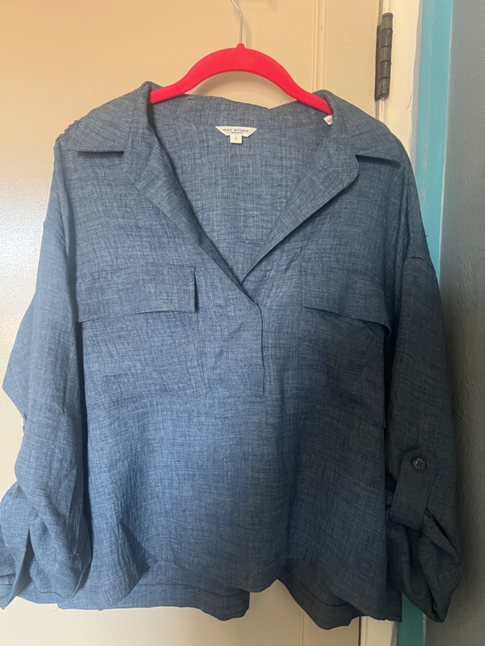 Max Studio Large L NWOT Denim Blue Lightweight V-Neck Pullover Shirt